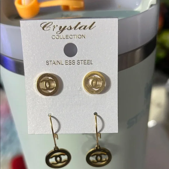 Gold Earrings - Picture 3 of 4